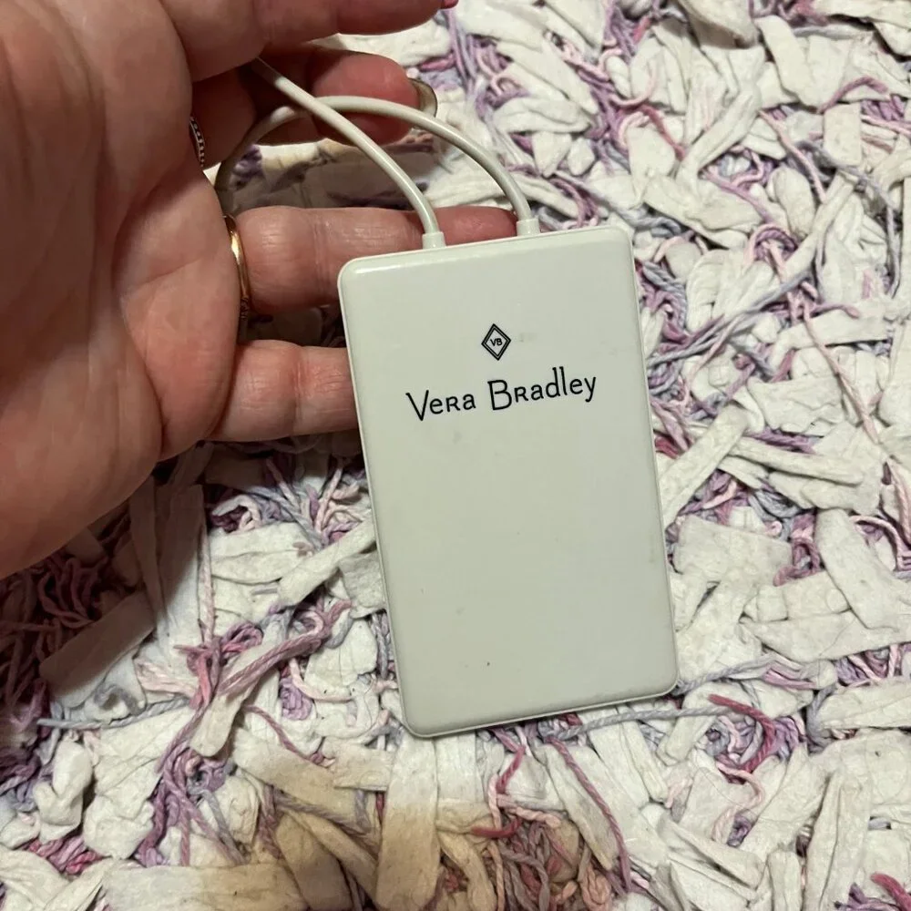Vera Bradley Chic Buds USB Charger Power Bank Like NEW